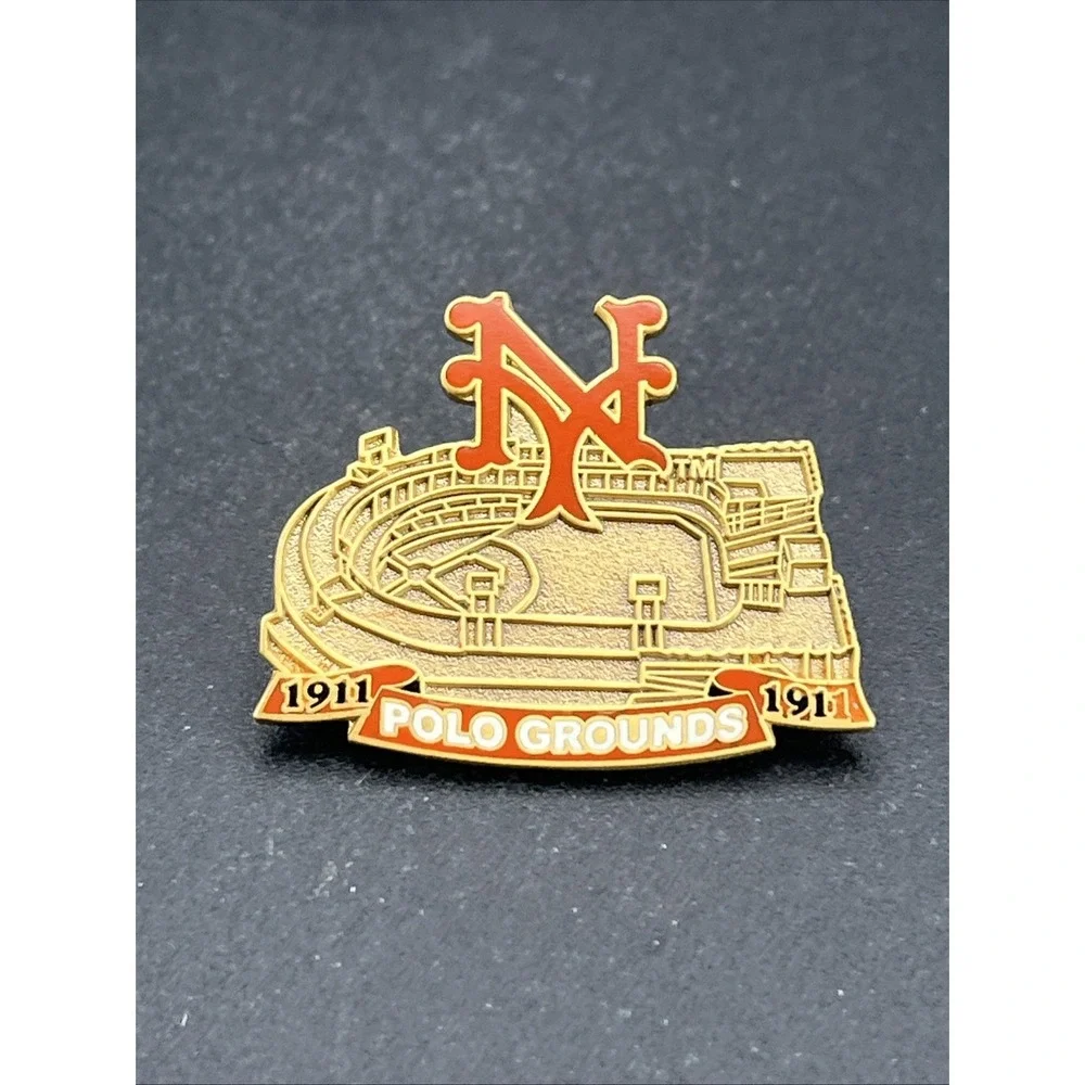 MLB Baseball New York Mets‎ Polo Grounds Stadium Lapel Hat Pin